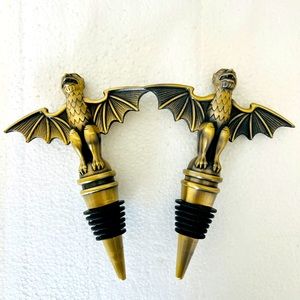 Disney parks exclusive, Vintage Haunted Mansion Bat Metal wine bottle stopper